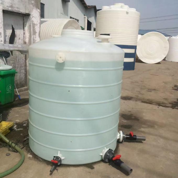 Los tanques de agua plásticos de la pinta 5000 Rotomold para los propósitos de la acuicultura con el volumen de 5000L